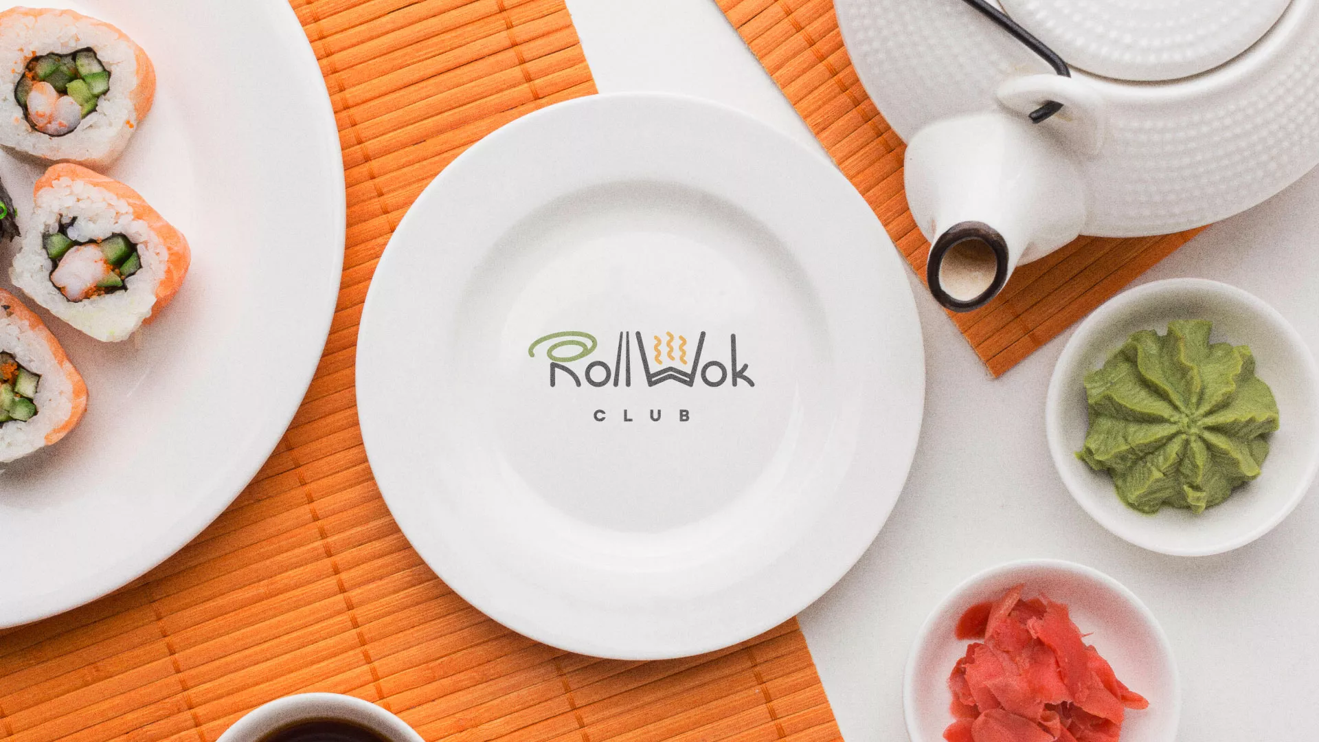 Разработка логотипа и фирменного стиля суши-бара «Roll Wok Club» в Гусиноозёрске